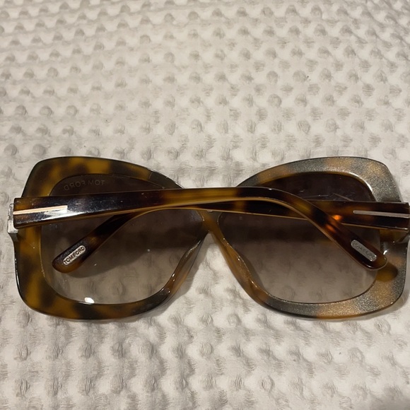 By TOM FORD Calgary Butterfly Vintage Sunglasses, tortoise Havana. - Picture 3 of 8